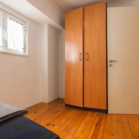 Feels Like Downtown Duplex Flat